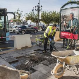 Obras para construir las nuevas marquesinas del Metro-TUS