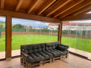 Toldos Antolín Cerramientos para porches en Cantabria. Disfruta de tu hogar todo el año 