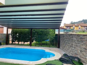 Toldos Antolín ¿Es posible usar una pérgola para un cerramiento de piscina?  Toldos Antolín ¿Es posible usar una pérgola para un cerramiento de piscina?